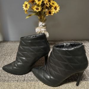 Cape Robbin Quilted heels, size 8, black